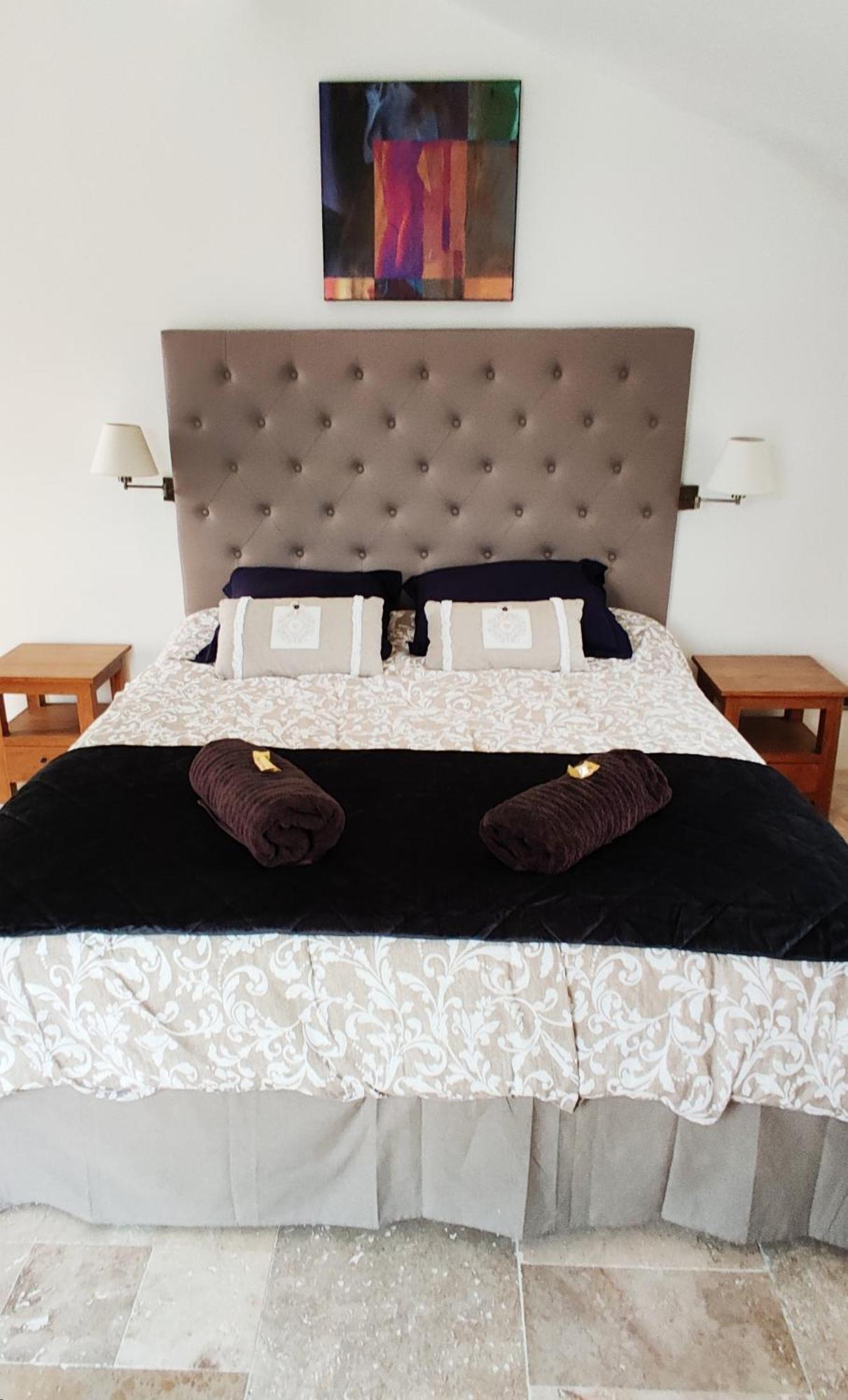Chambre Cosy Avec Terrasse Sur La Colline Boisee, Parking Prive, Jardin, Calme, Climatisation, 10 Mn Pont Du Gard Num7 Rochefort-du-Gard Exterior photo