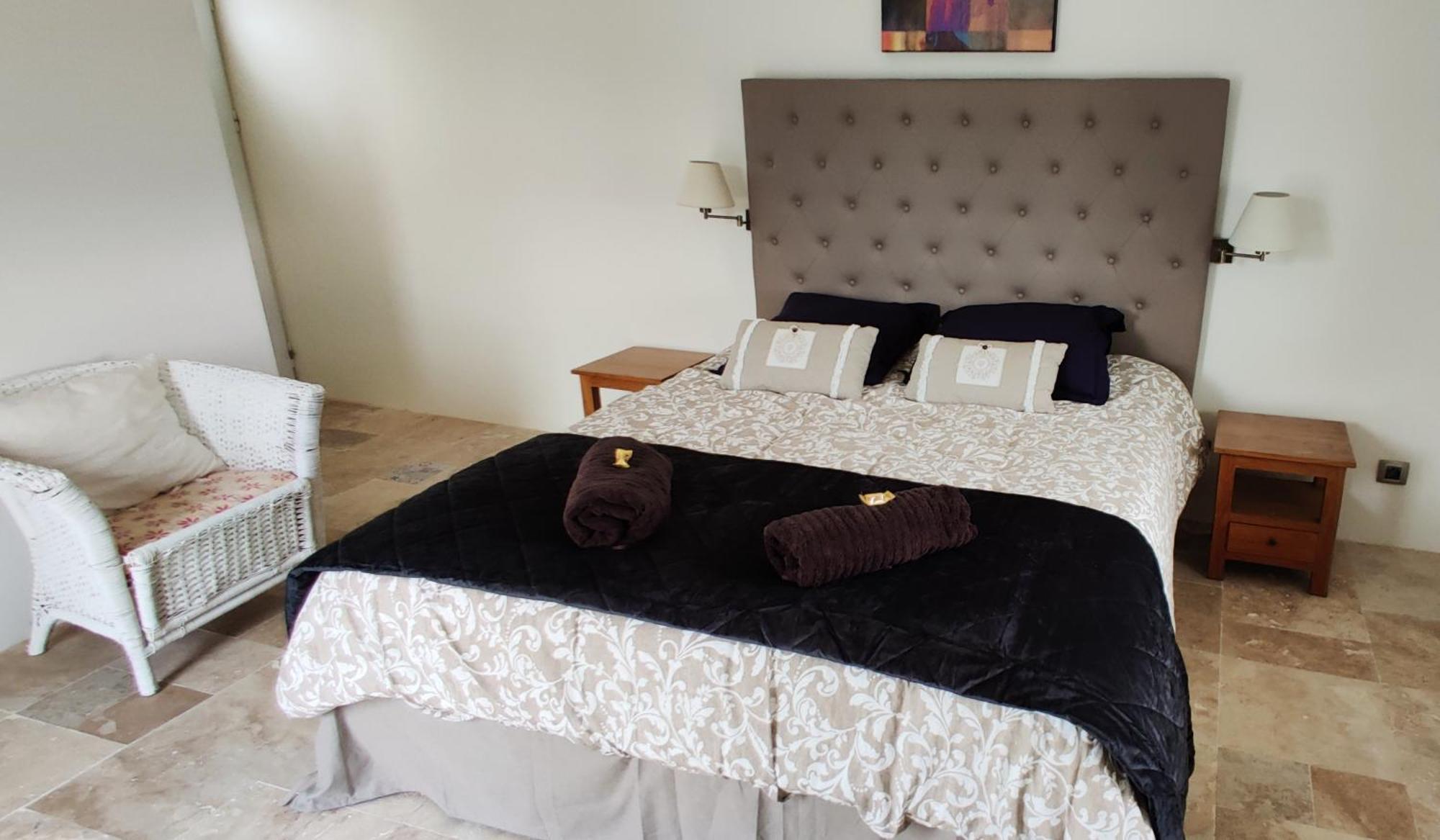 Chambre Cosy Avec Terrasse Sur La Colline Boisee, Parking Prive, Jardin, Calme, Climatisation, 10 Mn Pont Du Gard Num7 Rochefort-du-Gard Exterior photo
